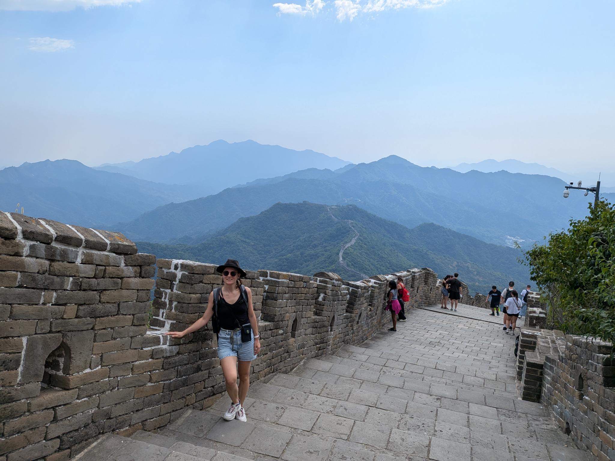 La muraille qui serpente dans les montagnes