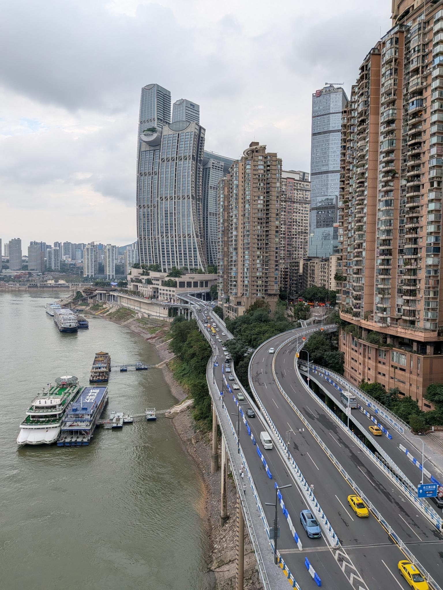 La route le long du fleuve, 长江滨江路