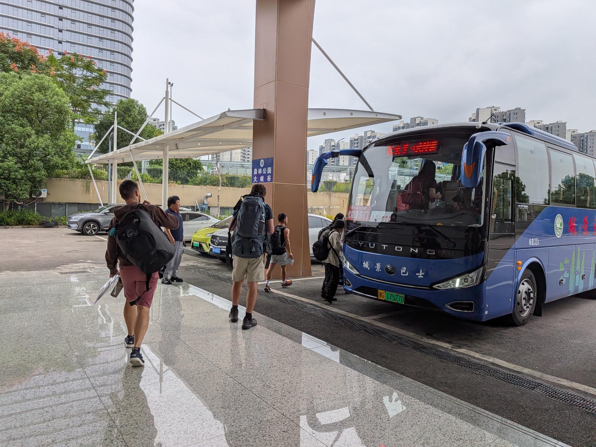 Le minibus à l'arrêt, direction le parc et le grand canyon